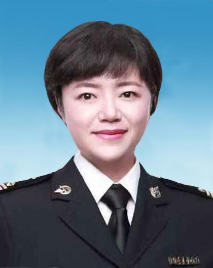 浦 昀